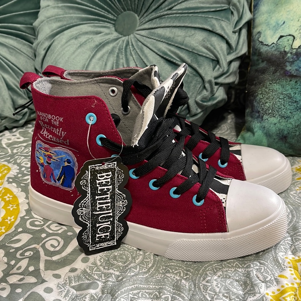 Beetlejuice Chuck-style Sneakers! Brand NEW! Men’s 7 Women’s 9 - fit is SMALL!